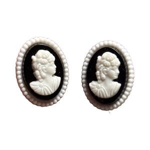 Earrings – Vintage Black & White Cameo Stud Earrings